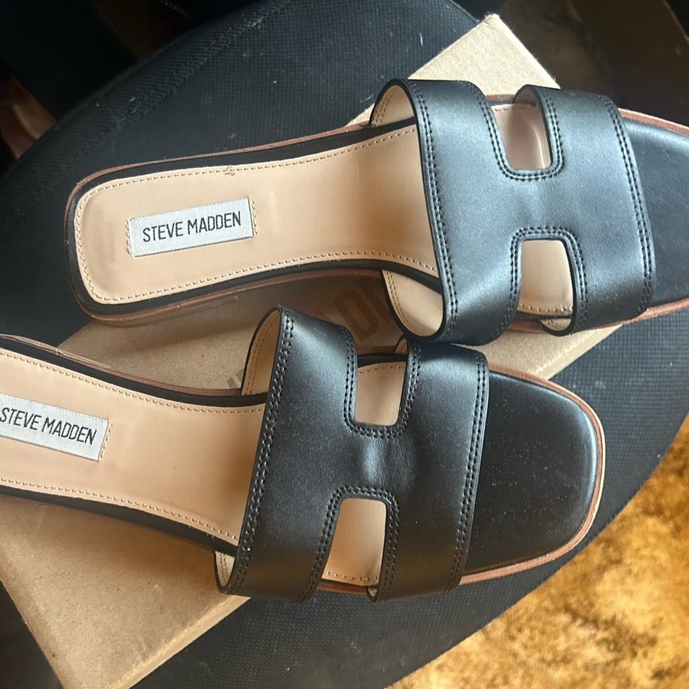 Steve Madden Black Leather Slide Sandals